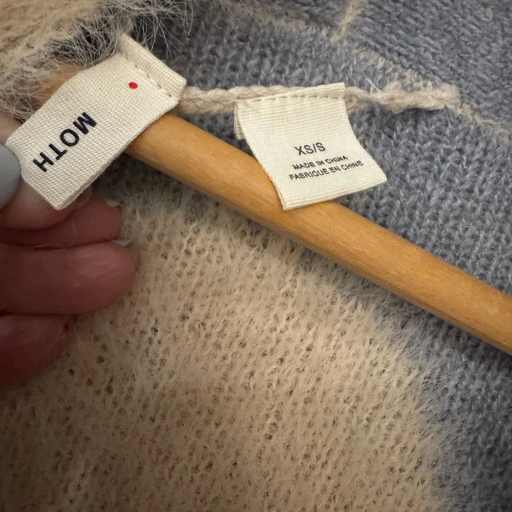 Moth Cream and Gray eyelash sweater - Picture 2 of 4